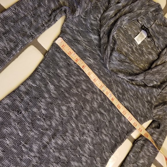 VENUS Black&White Long Sleeve Top - Picture 2 of 7